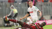 Ondrej Duda im Zweikampf mit Dayot Upamecano