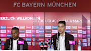 Der FC Bayern München hat Douglas Costa und Marc Roca offiziell vorgestellt