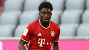 Alphonso Davies a été expulsé lors de la victoire du Bayern sur la pelouse du Werder. 