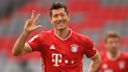 Lewandowski hit a hat-trick during Bayern's victory over Frankfurt