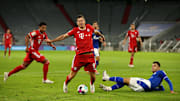 Robert Lewandowski wird gefoult