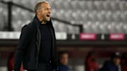 Bayern-Trainer Hansi Flick muss weiter auf Verstärkungen warten