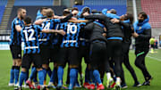 L'Inter festeggia il gol contro il Cagliari 