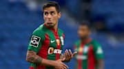 Flamengo busca informações sobre meio-campista Jorge Iván Correa, do Marítimo, de Portugal. Veja. 