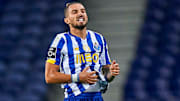 Zieht es Alex Telles auf die Insel?