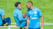 McKennie noch in Schalke-Klamotten