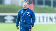 S04-Coach Manuel Baum wollte sich zum möglichen Uth-Einsatz nicht äußern