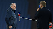 S04-Sportvorstand Jochen Schneider lederte gegen die Schiedsrichter - hier gegen Union
