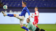 Auch Bastian Oczipka gehört beim S04 derzeit zu den Fehleranfälligen