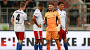 Wieder einmal bedröppelte Mienen bei den HSV-Spielern nach einem Hamburg-Derby