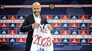 Peter Bosz arrive à Lyon avec pleins de bonnes intentions. 