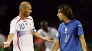 Zidane et Andrea Pirlo sont les derniers exemples les plus iconiques de joueurs devenus entraîneur.  