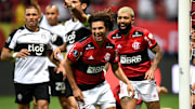 O Flamengo exerceu o seu favoritismo e atropelou o Olimpia nas quartas de final da Libertadores. 