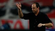 O Flamengo foi melhor e dominou, mas não foi efetivo e perdeu para o Red Bull Bragantino por 3 a 2, no Maracanã, pelo Campeonato Brasileiro.  