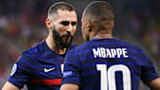 Karim Benzema et Kylian Mbappé, la lumière et l'ombre. 