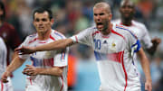 Willy Sagnol et Zinédine Zidane en Bleus, lors de la Coupe du monde 2006.