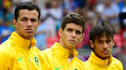 (FromL) Brazil's forward Leandro Damiao,