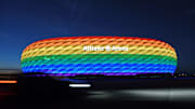 Zum Christopher Street Day: Die Allianz Arena im Regenbogen-Stil