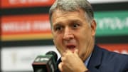 Gerardo Martino buscaría convencer al lateral del Galaxy, Julián Araujo