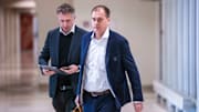 Werder-Manager Frank Baumann (l.) und Geschäftsführer Klaus Filbry (r.) befinden sich weiter auf Sparkurs