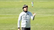 Joachim Löw setzt den Fokus im Trainingslager auf ein aggressives Pressing.