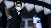 Gallardo ante Gimnasia