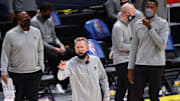 Los Warriors están metidos en la clasificación para la postemporada tras un mes de calendario en la NBA