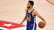 Curry rompió varias marcas con su rendimiento ofensivo durante abril