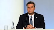 Bayerns Ministerpräsident Markus Söder schließt eine Rückkehr der Fans in Bundesligastadien aus