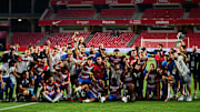 El club Granada celebrando