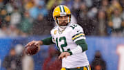 Aaron Rodgers aceptó jugar con los Packers por una campaña más
