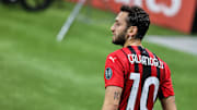 Hakan Calhanoglu assinará com a Inter de Milão