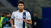 Josha Vagnoman im HSV-Dress