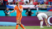 Matthijs De Ligt a fait une grossière faute de main contre la République tchèque. 
