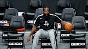James Harden tuvo otro irregular partido