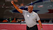 McMillan fue entrenador en jefe de los Pacers por cuatro temporadas