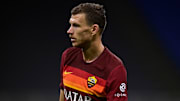 Edin Dzeko con la maglia della Roma