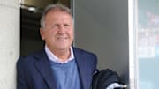 Zico se emociona em ação do Dia dos Pais promovida pelo Flamengo. 