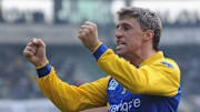 Crespo festejando un gol con Parma en la Serie A