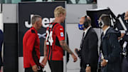 Simon Kjaer lascia il campo 
