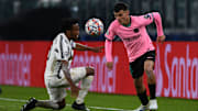 Pedri (à droite) à martyrisé son Juan Cuadrado.