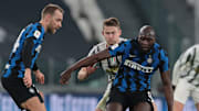 De Ligt prova a contrastare Lukaku 