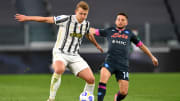 Mittlerweile ist de Ligt (hier im Duell mit Napolis Mertens) zu einer unverzichtbaren Größe bei der Alten Dame herangereift