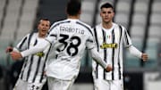 Alvaro Morata et Gianluca Frabotta, tous deux buteurs durant le match, célèbrent le penalty de l'Espagnol (15e)