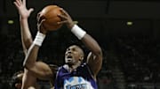 Karl Malone shoots 
