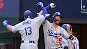 Los bateadores de los Dodgers castigaron al pitcheo de los Bravos desde el comienzo del tercer juego de la Serie de Campeonato