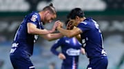 Hiram Mier y Jesús Sánchez celebran el primer gol del Rebaño.