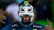 Un aficionado del Club León apoyando a su equipo durante el Guard1anes 2021.