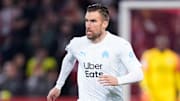 Kevin Strootman prend soin des jeunes minots à Marseille