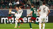 Der FC Bayern gewinnt knapp gegen Lok Moskau